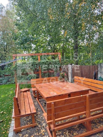 Vilă individuală 430 mp utili, teren 2.000 mp, panouri solare - 17