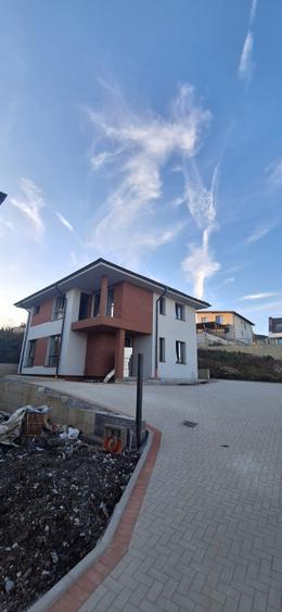 Case individuale moderne C1 & C2 – Dezmir, comuna Apahida