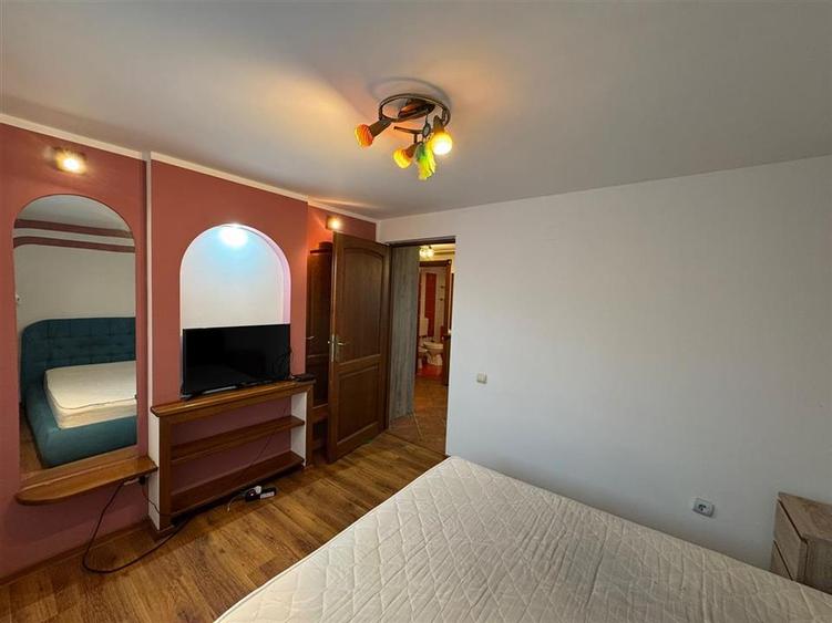 Apartament 2 camere de vanzare , etaj 3 / 3 zona Penny Obor