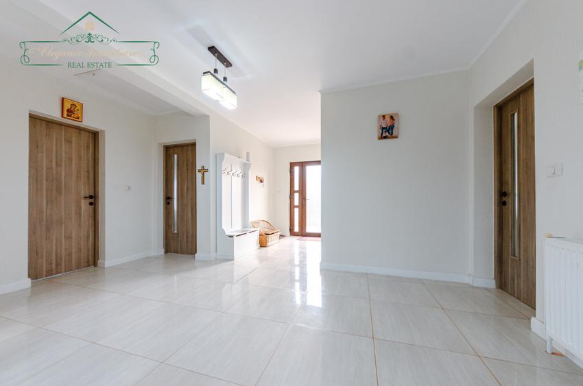 Casă/Vilă individuală modernă cu 4 Camere, Loc.Vladimirescu, Arad