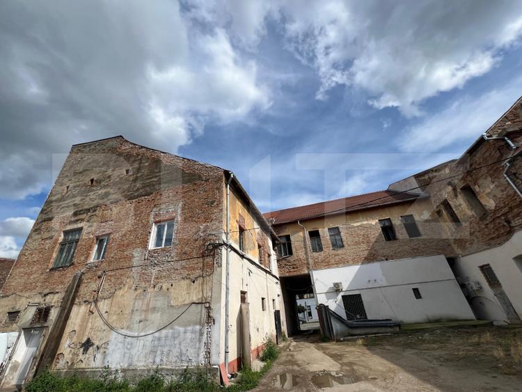 Hotel cu 44 camere, renovabil, poziționat ultracentral – oportunitate