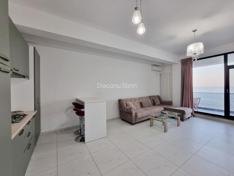 Priveliste frontala la mare, la cativa pasi de nisip - 3