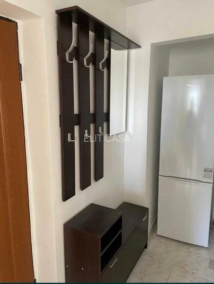Apartament cu 2 camere, etajul 2/4, zona Podu Ros - 4