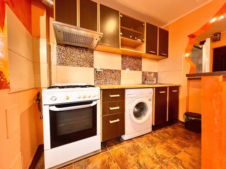 P-ta Unirii - Bratianu - 2 camere - etaj 3 - 3