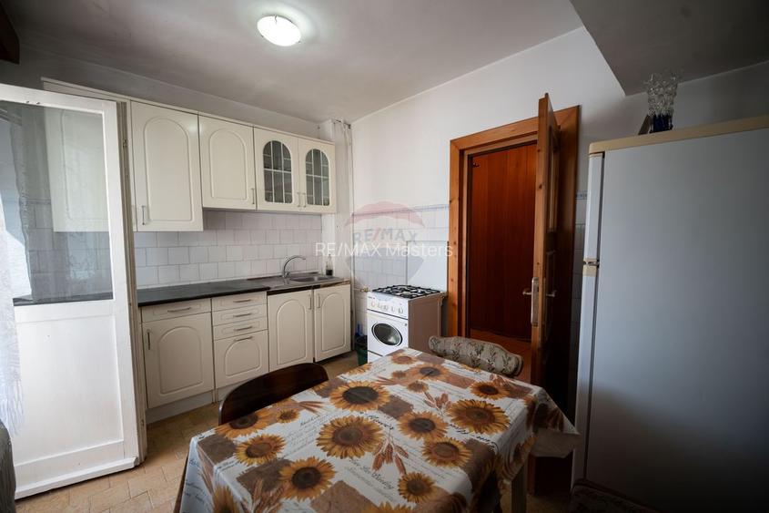 Apartament cu 4 camere de vânzare în zona Central - 18