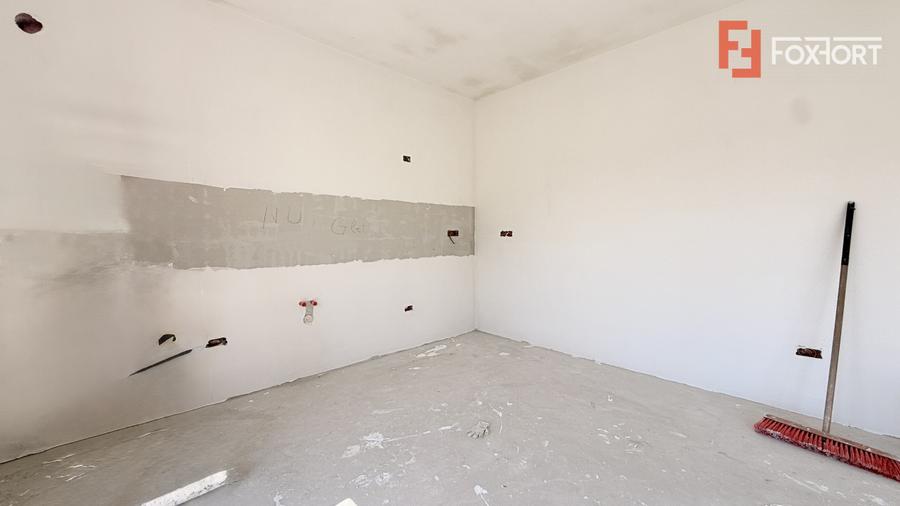 Duplex de vanzare pe parter, 3 camere - Mosnita Veche - Centru