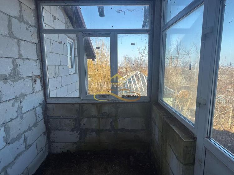 Casă P+M la roșu + teren 1.239 mp – Sărata (Bacău) – 74.900 € - 3