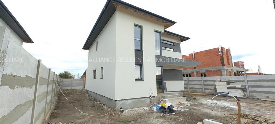 Casa individuala - 4 camere - - 2 bai - 125 mp utili - 3