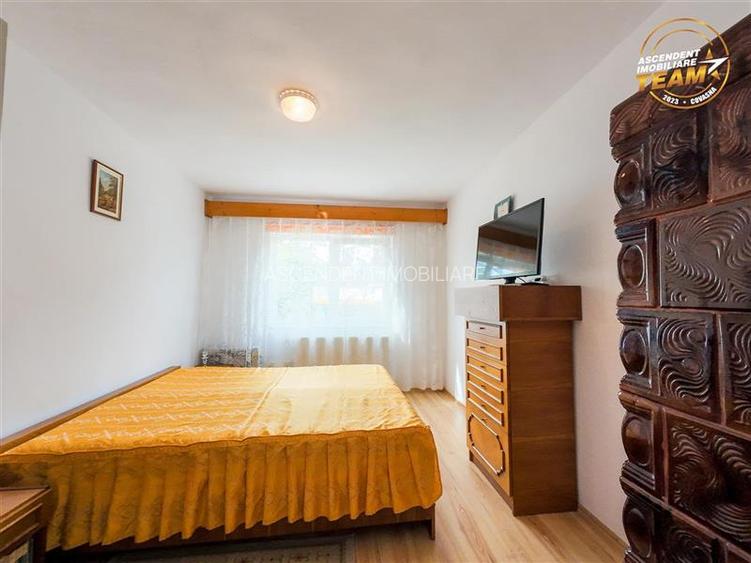 Tur 3D! Resedinta notabila,pe armonios cadru natural,distinse faciliati,Central, - 17