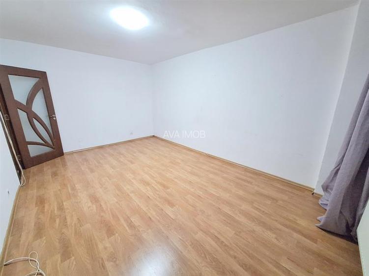 Apartament 2 camere decomandat zona Narcisa - 3