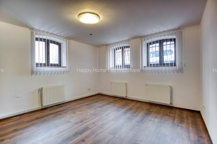 Universitate bld Carol Parcu Izvorul Rece Casa 11 camere, 2 locuri de parcare - 16