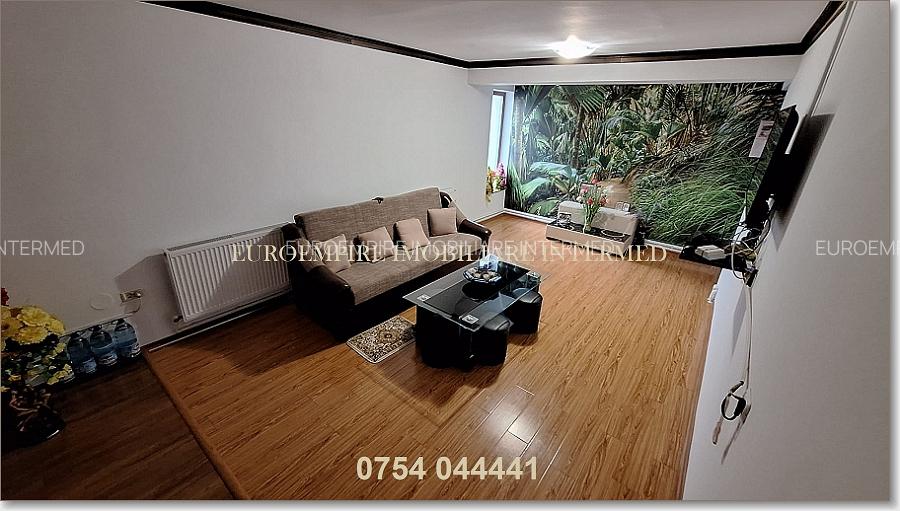 Vila+casa de vanzare zona Km 5 - 23