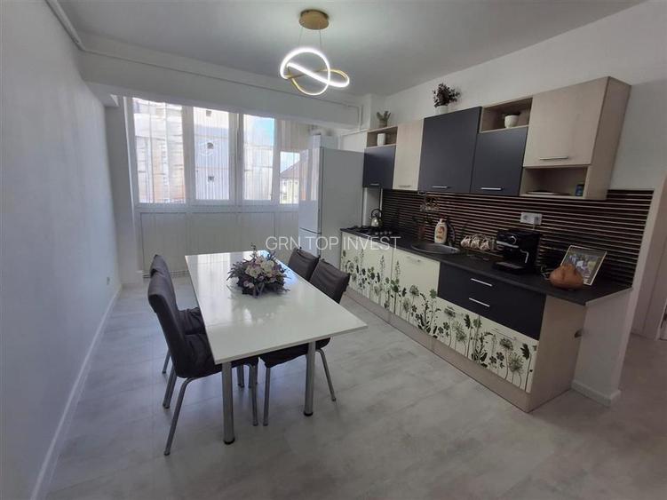 Apartament 3 camere decomandat pivnita zona Vasile Aaron - 5
