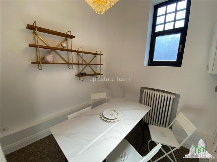 Apartament de vanzare cu 5 camere, imobil consolidat - 10