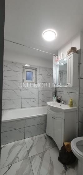 Alexandru - Piata - 3 camere decomandat - mobilat- geam la baie - 81 - 5