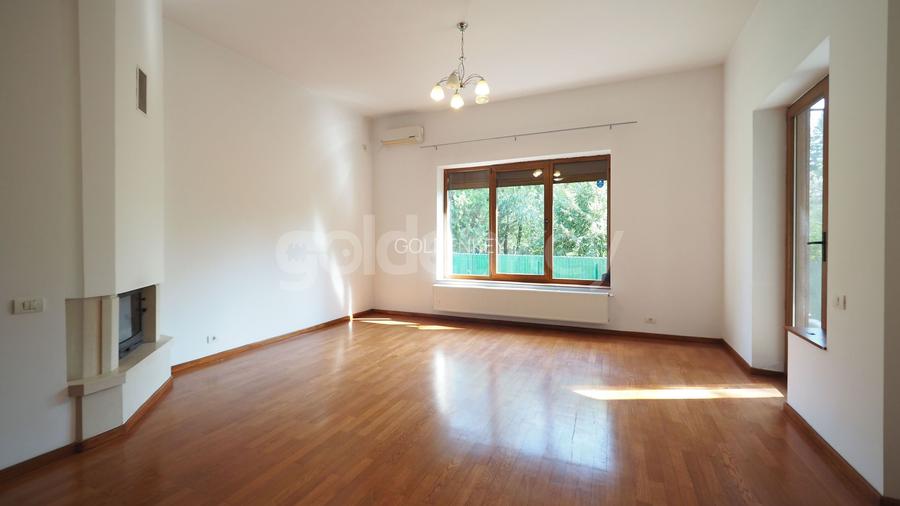 Vila cu 7 camere in complex rezidential - 3