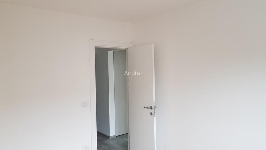 Linistit, perfect pozitionat si partial mobiliat - 5