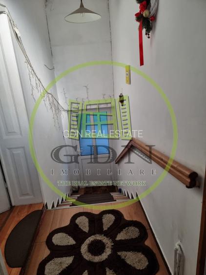 Proprietate spre vanzare,  formata din 2 case suprafata totala 440 mp - 9