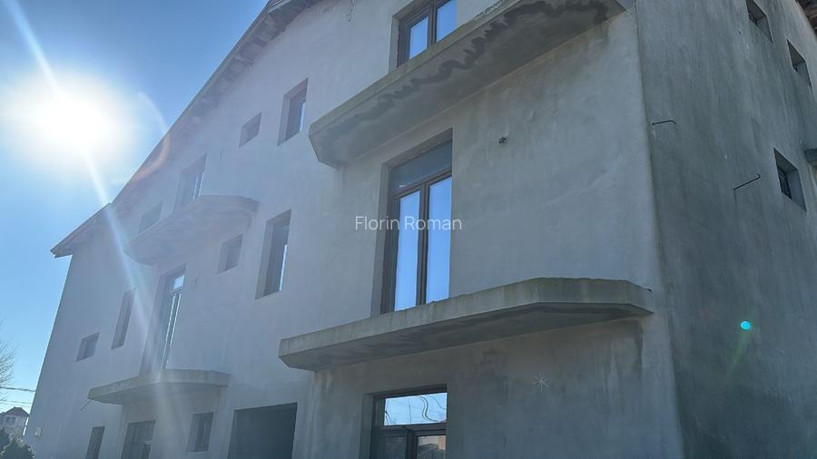 OCAZIE UNICA! VAND PENSIUNE + VILA de locuit _  COSTINESTI - 11