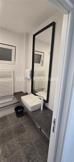 Spatiu comercial versatil intr - un imobil modern, Brasov - 14