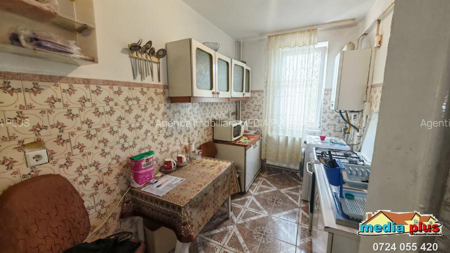 Apartament 2 camere Micro 17, etaj 2, centrală termică, liber – 57.000 €, - 4