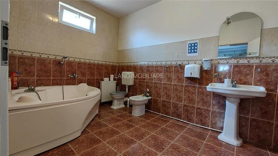 IMOBIL MULTIFUNCTIONAL IN ARADUL NOU - 11