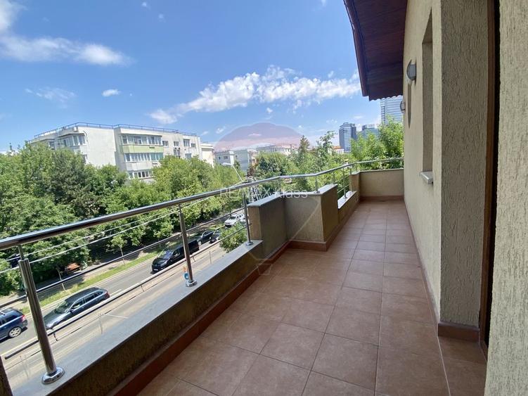 Casa / Vila cu 8 camere de închiriat în zona Aviatiei - 17