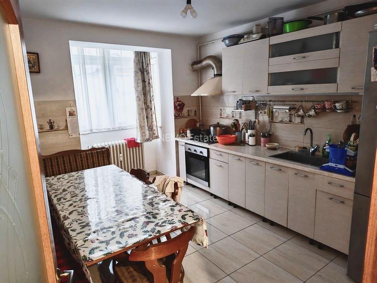 Apartament cu 4 Camere de Vânzare Parter I Suceava/Central I 130.000E - 24