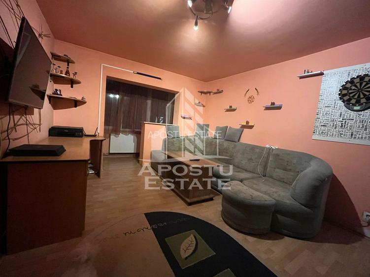 Apartament cu 2 camere, semidecomandat, etaj intermediar - 2