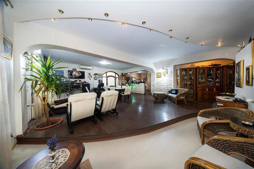 Vanzare Pensiune 11 camere Mamaia Nord langa plaja - 17