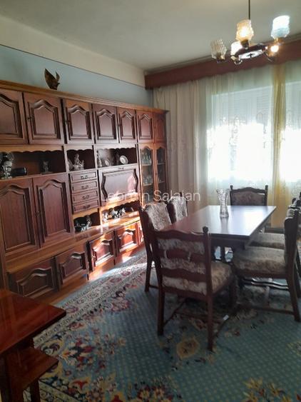 Casa cu etaj, 4 camere, central, acces in curte cu masina - 4