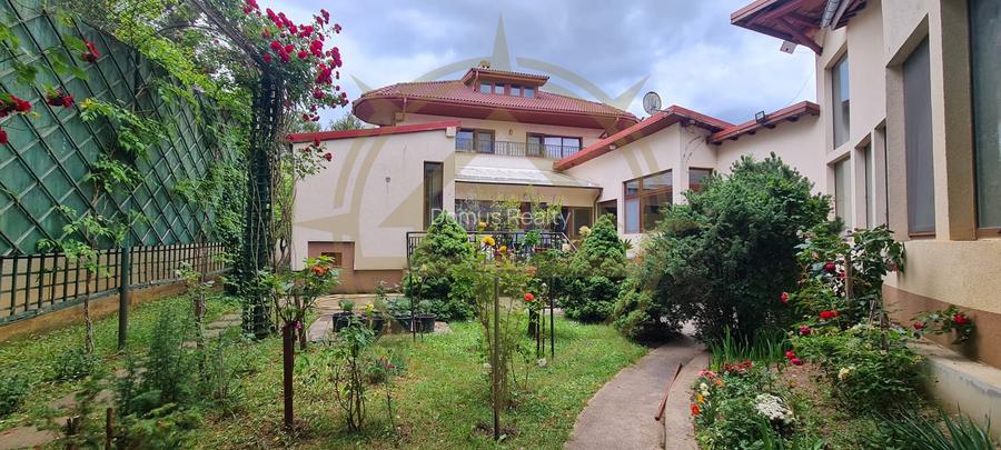 DOM00443 - Vila  la lac cu ponton si piscina Snagov - 16