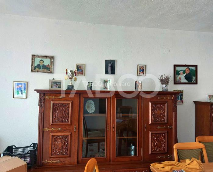 Casa 214 mp utili singur in curte 800 mp teren zona centrala Cisnadie - 14