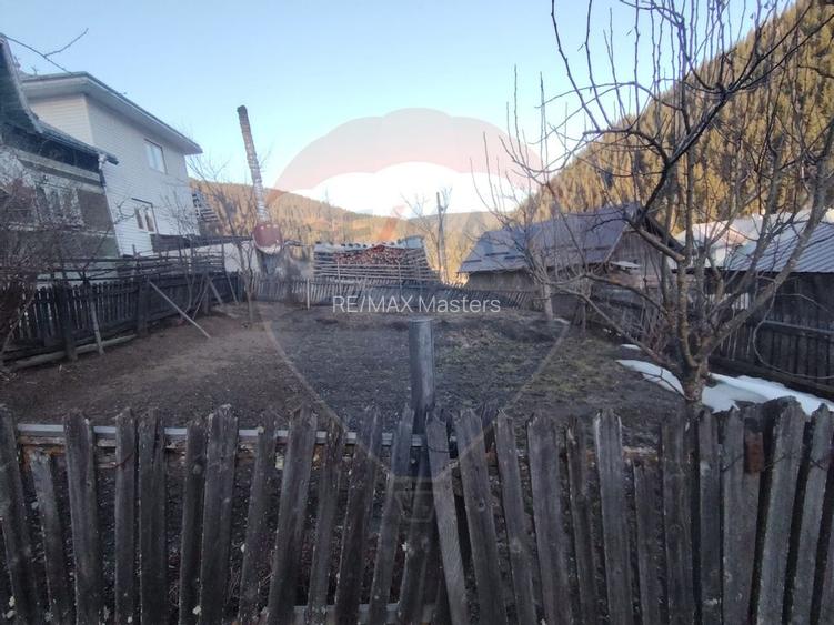 Case cu 7 camere de vânzare în comuna Panaci, sat Drăgoiasa. - 6