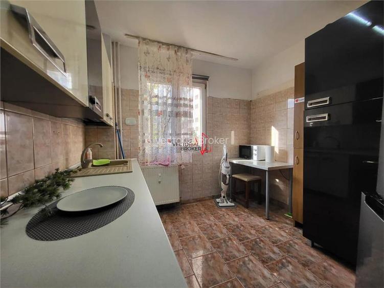 FIX LA METROU / 4 CAMERE DECOMANDAT / ETAJ 1 - 3