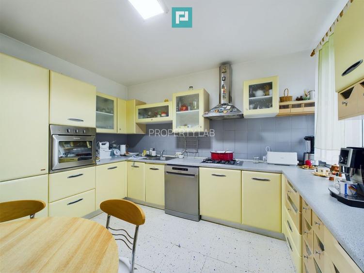 Casă situată Central în Dumbrăvița - 14