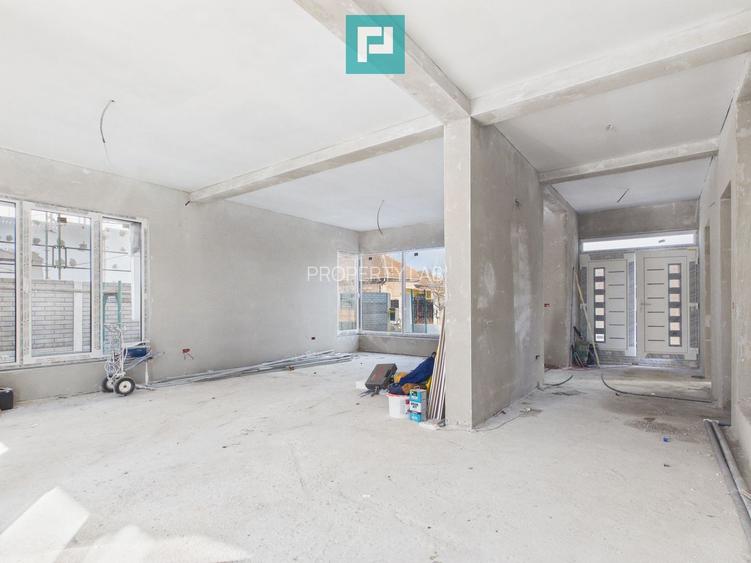 Casă deosebită în Parneava – Strada Griviței - 24