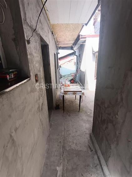 Casa Chercea, doua corpuri cladire, 3 camere, suprafata 256 mp - 12