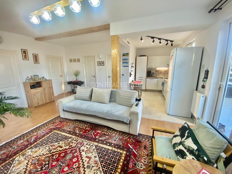 2 Case in regim P+M cu 9 camere, 3 băi, teren 1811mp, front 30m, Paleu - 10