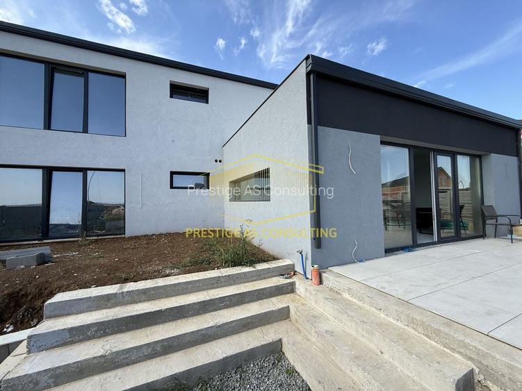 Vila moderna cu structura metalica, tehnologie NZEB si piscina | Giarmata - 18