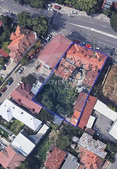 Casă / Vilă cu 10 camere de vânzare în zona 1 Mai - 4