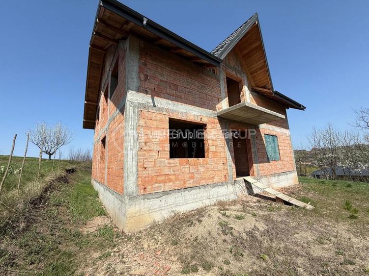 Vila 8 camere 2 bai 219mp, Rediu, front stradal si acces auto - 2