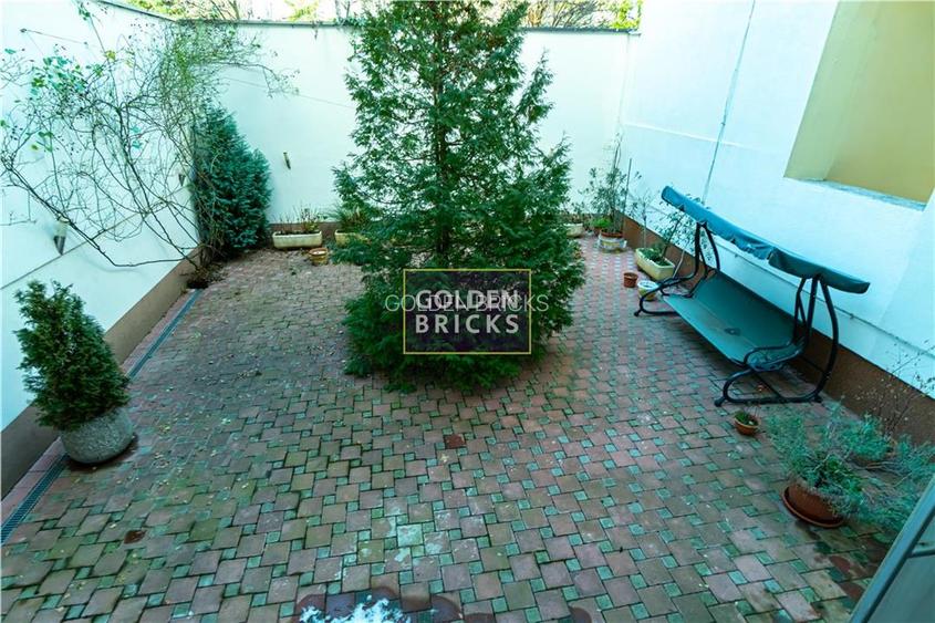 Piata Victoriei | Parter si etaj in vila | Garaj | 160mp - 2