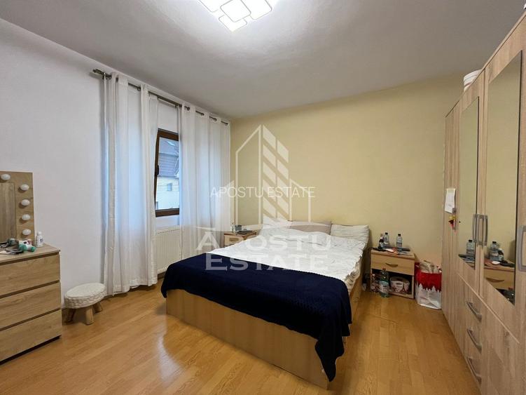 Casa individuala, 6 camere, 3 bai, garaj,acces auto, teren de 411 - 8