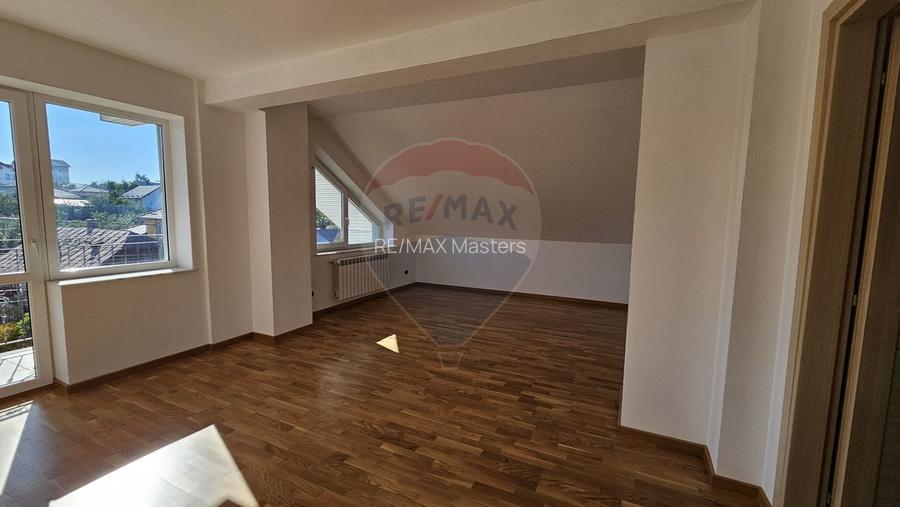 Casă / Vilă de lux cu 8 camere de vânzare in Obcini, Suceava - 59