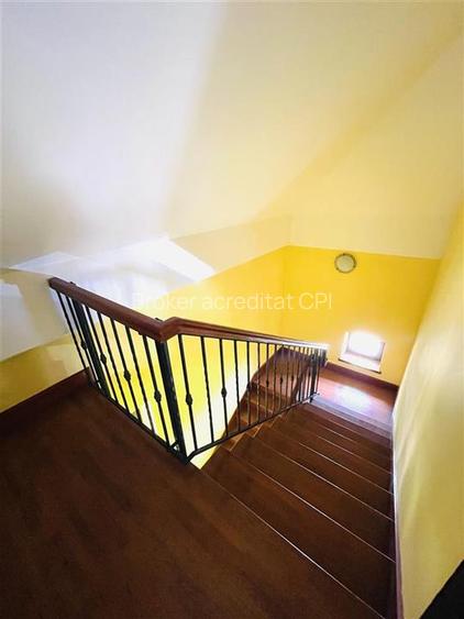 VANZARE VILA 8 CAMERE 652 mp teren zona Sisesti Sector 1 - 38