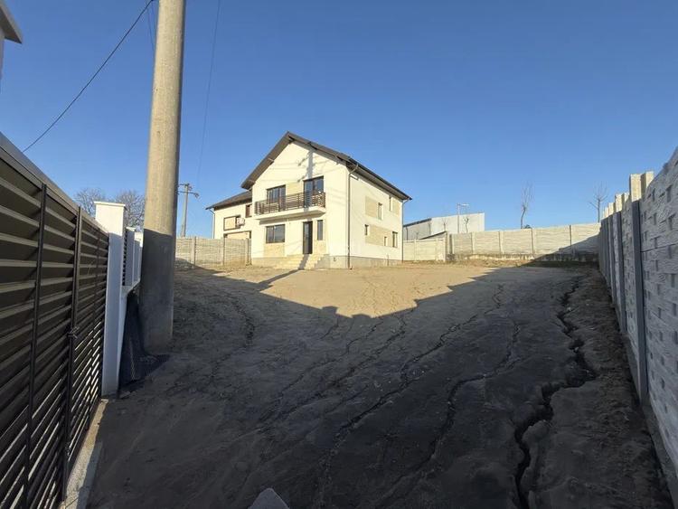 Casa zona Consul – confort și compartimentare ideală pentru familie - 2