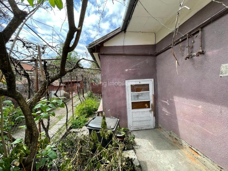 Vanzare Casa si teren zona centrala  - 2