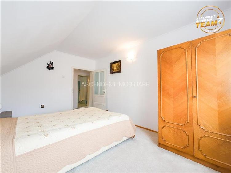 Tur 3D! Resedinta notabila,pe armonios cadru natural,distinse faciliati,Central, - 26