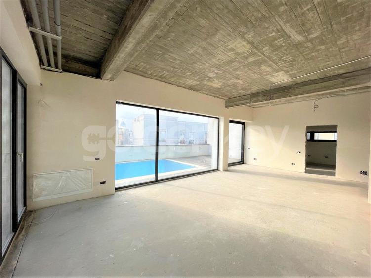 Apartament spectaculos cu piscina